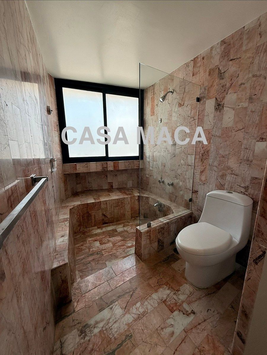 Baño, photo 20 of 22