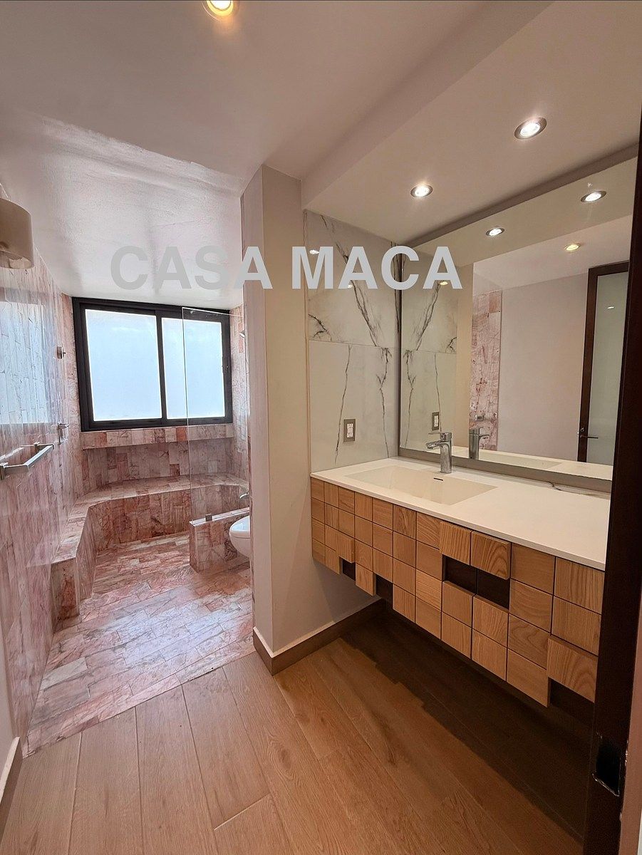 Baño, photo 19 of 22
