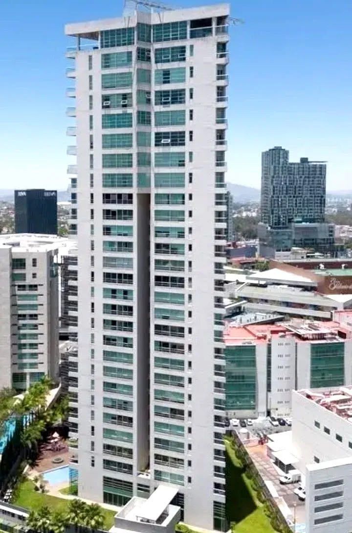 Apartamento mobiliado à venda na torre Titanium, foto 1 de 21