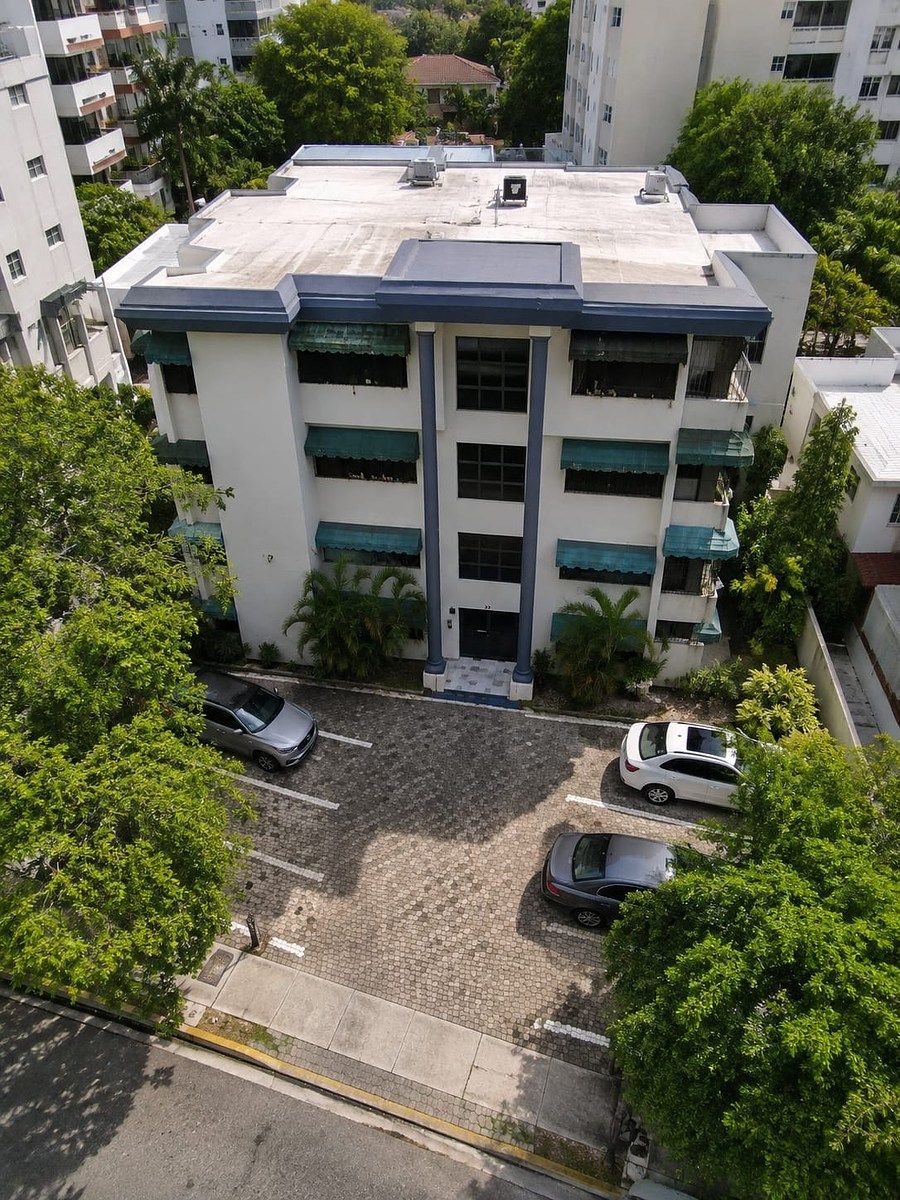 Se renta amplio  apartamento en Evaristo Morales, foto 1 de 14