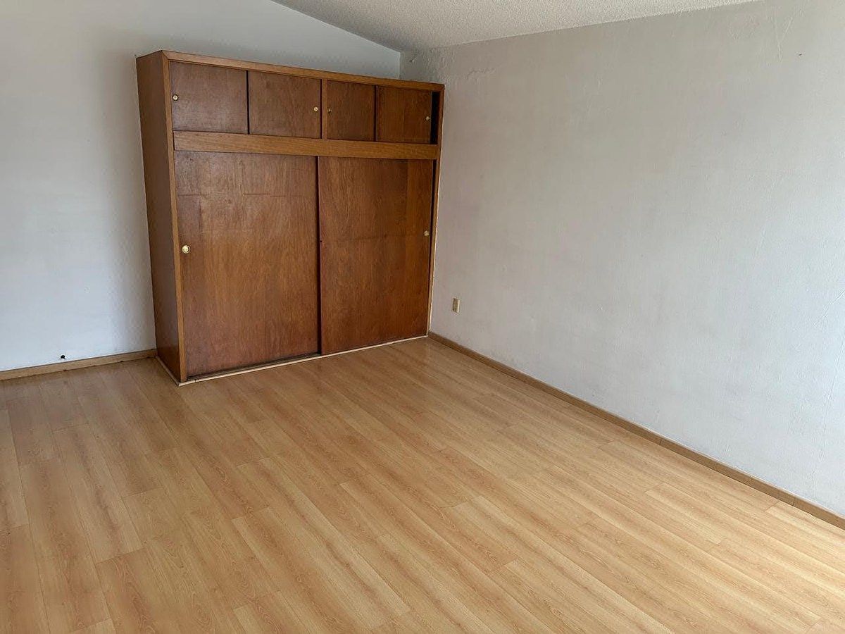 Casa com uso comercial em Jardines de La Hacienda, Querétaro, foto 6 de 14