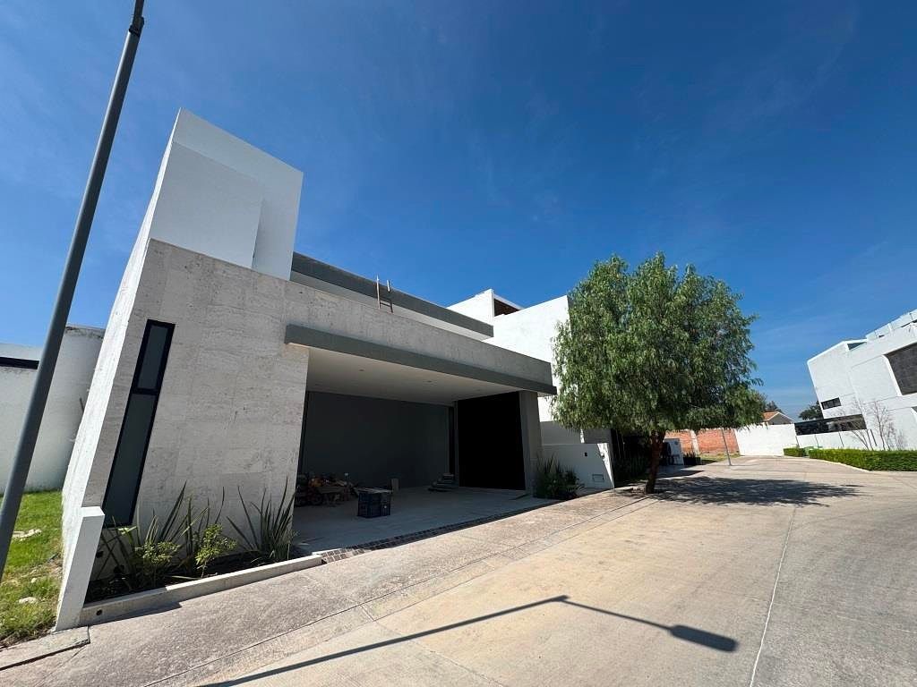Casa à venda em Tamarindos Residencial, foto 1 de 30