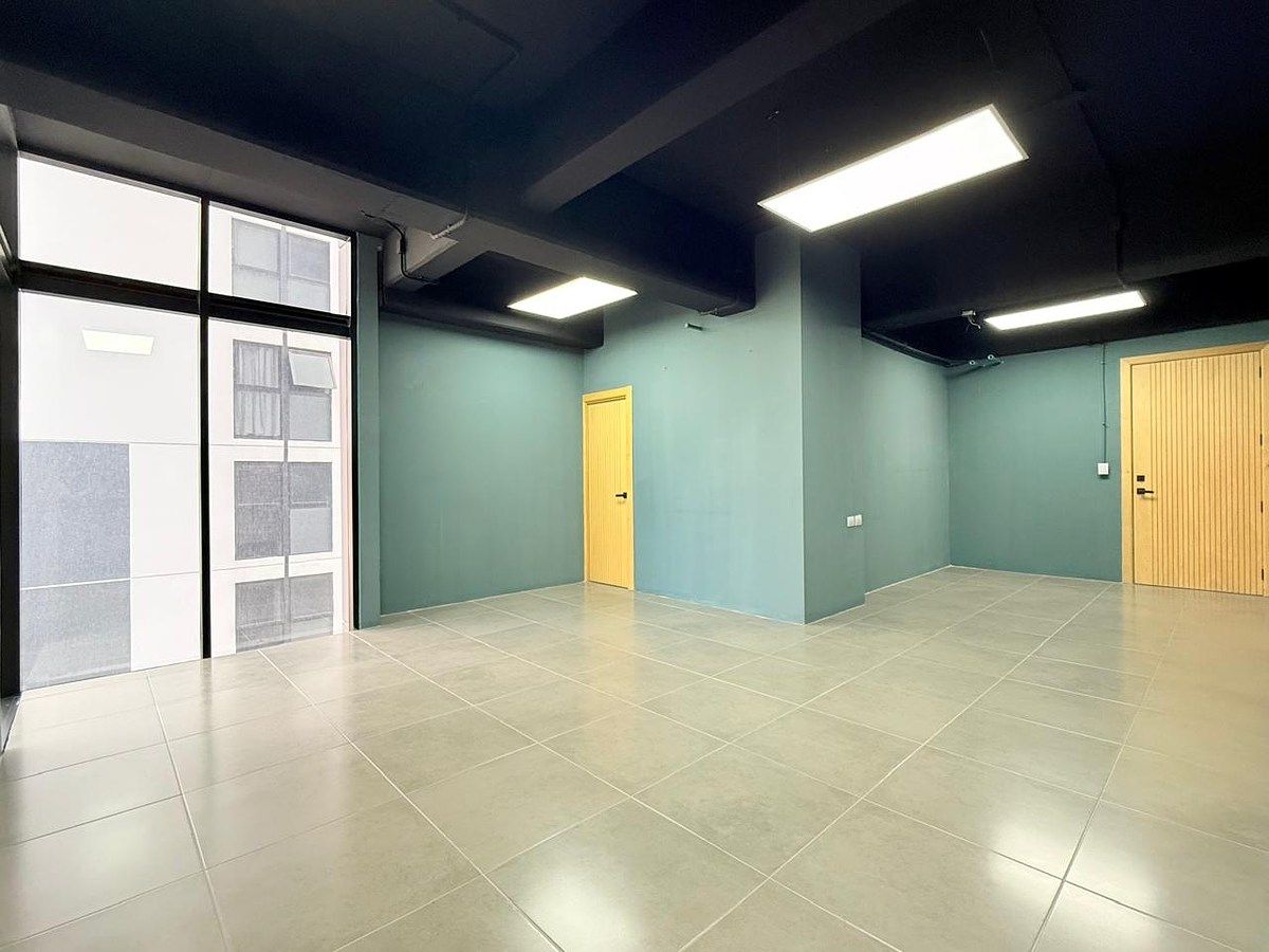 Oficina en Renta – Edificio 01010, Zona 10 - Image 2