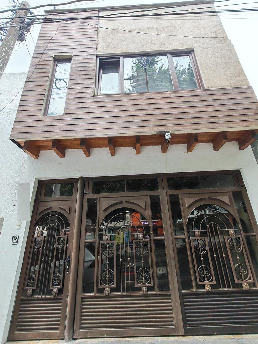 CASA DE TRES NIVELES Y EXCELENTES ACABADOS, foto 1 de 13