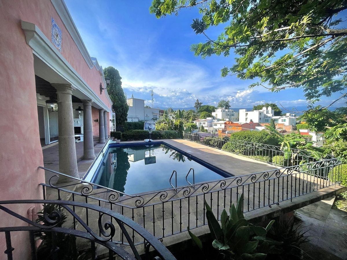 Casa en Lomas de Atzingo, Cuernavaca, foto 2 de 32