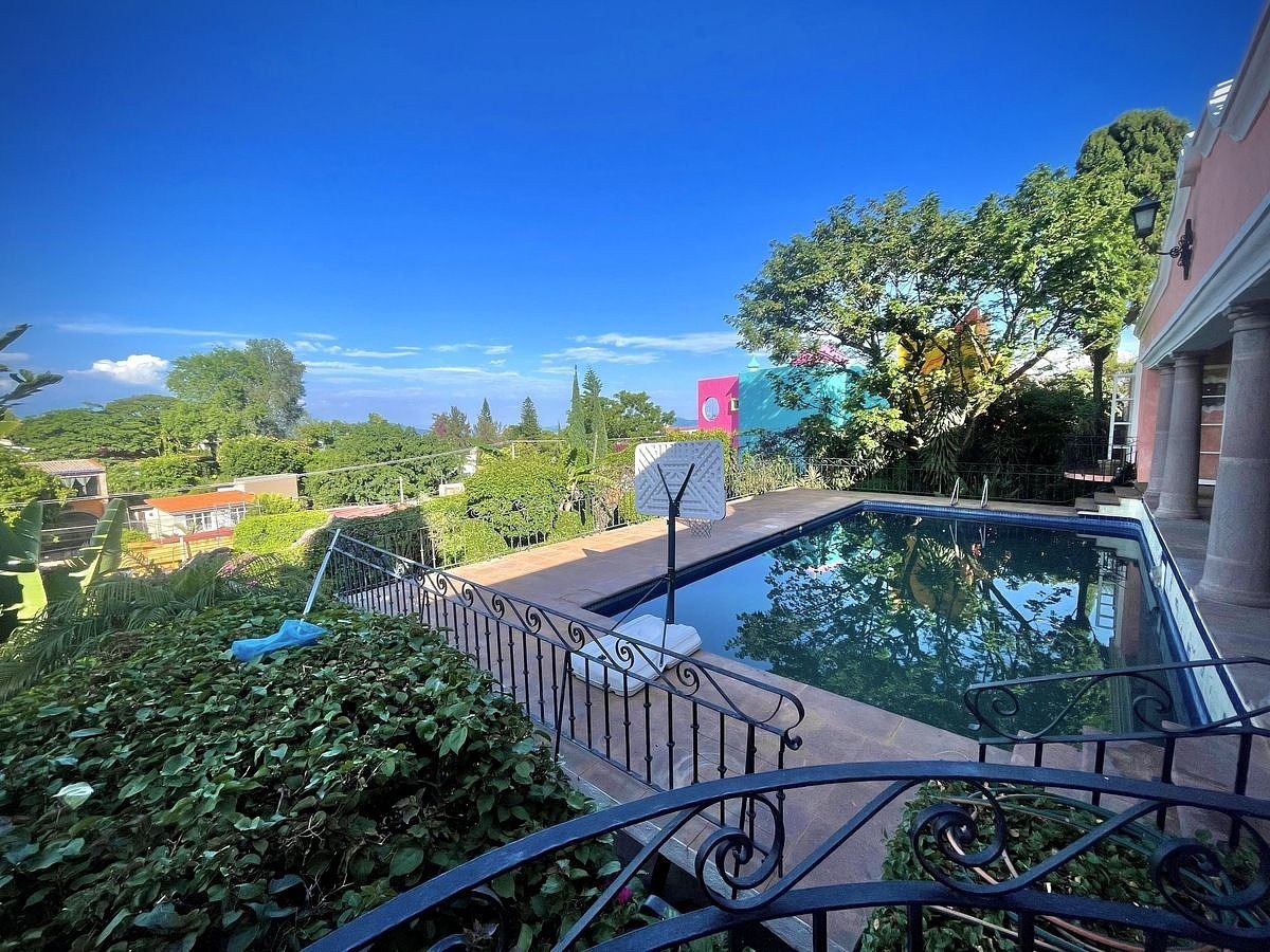 Casa en Lomas de Atzingo, Cuernavaca, foto 3 de 32
