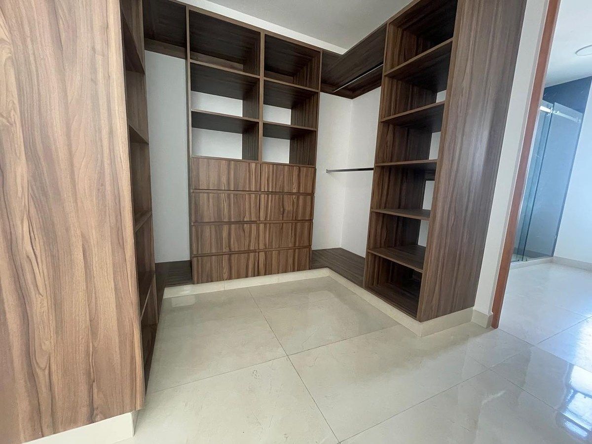 VESTIDOR EN REC PRINCIPAL Y BAÑO PRIV, foto 12 de 22