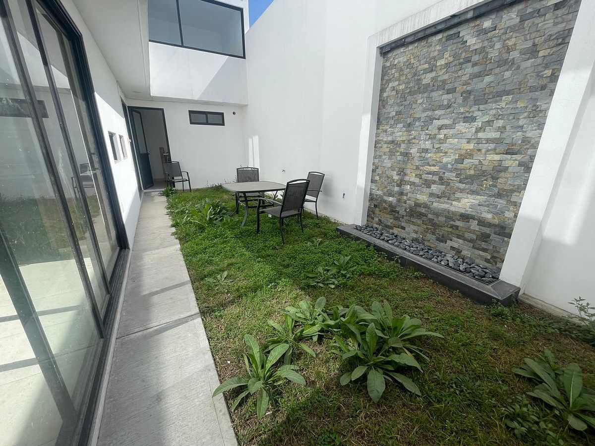 JARDIN ZEN CON MURO LLORON, foto 10 de 22