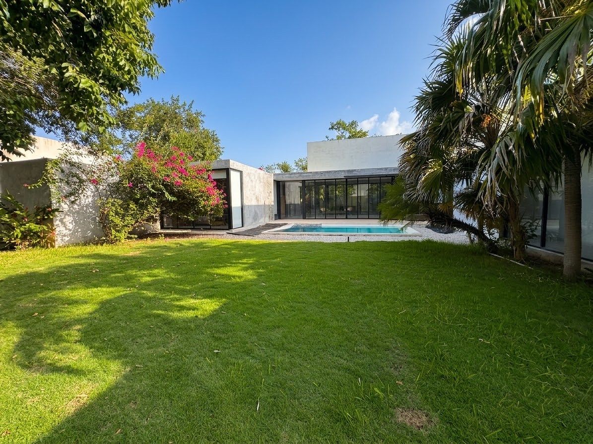 Residencia en Esquina con Piscina | Temozón Norte, Mérida, foto 1 de 30