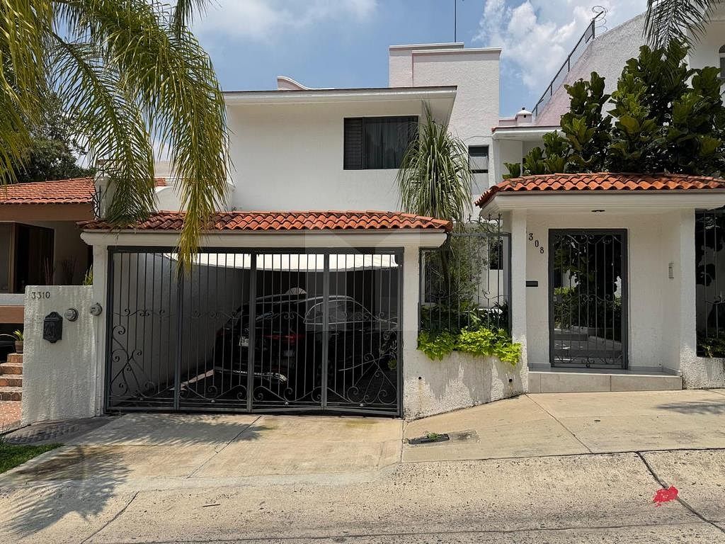 Casa En Venta | Bugambilias | Segunda Sección, foto 1 de 36