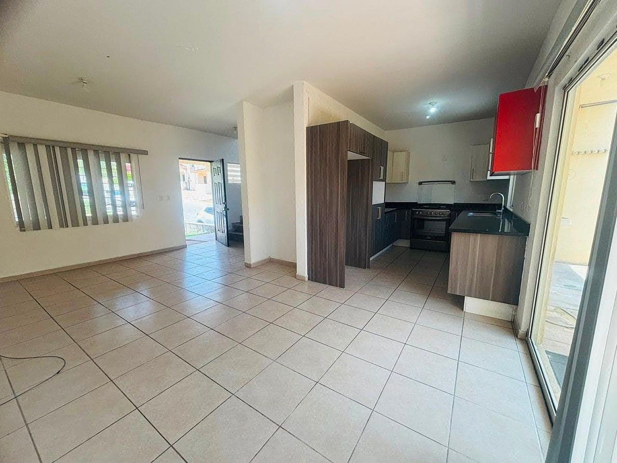 Casa en Residencial Alta California, Tlajomulco de Zúñiga, foto 3 de 18