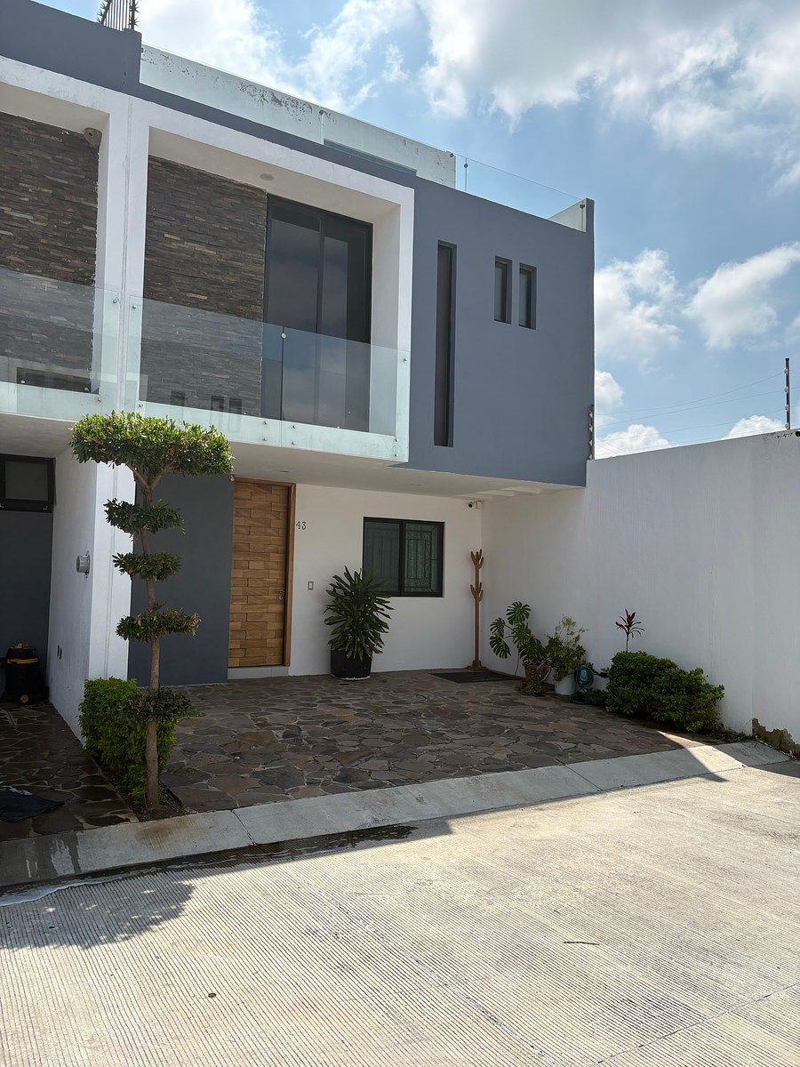 Casa 3 niveles Tonala, foto 1 de 26