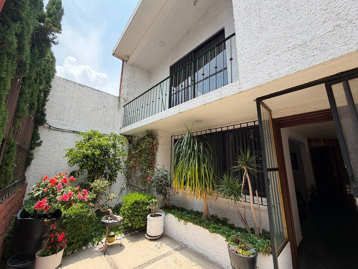 Sale of House M. Contreras, photo 1 of 16
