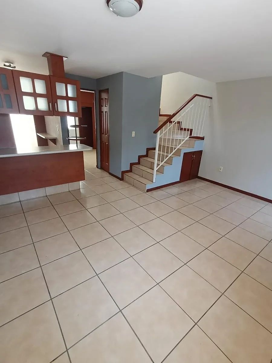 Casa em Real Del Bosque, Zapopan, foto 2 de 16