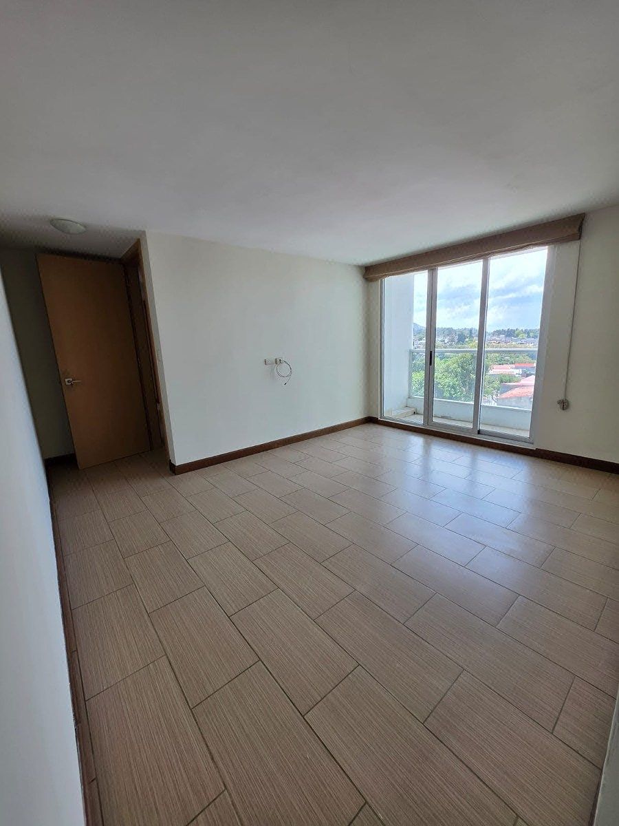 Apartamento en Villa Nueva, foto 8 de 31