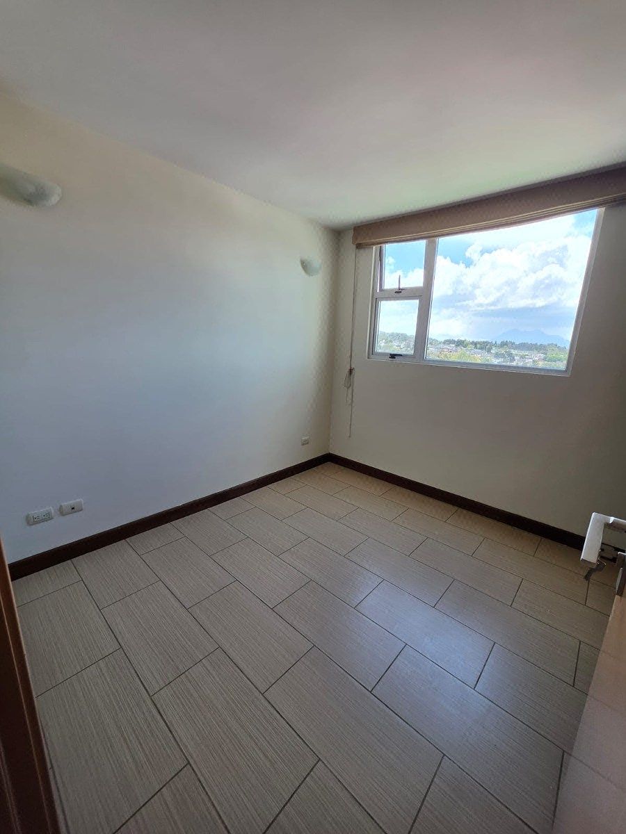 Apartamento en Villa Nueva, foto 9 de 31
