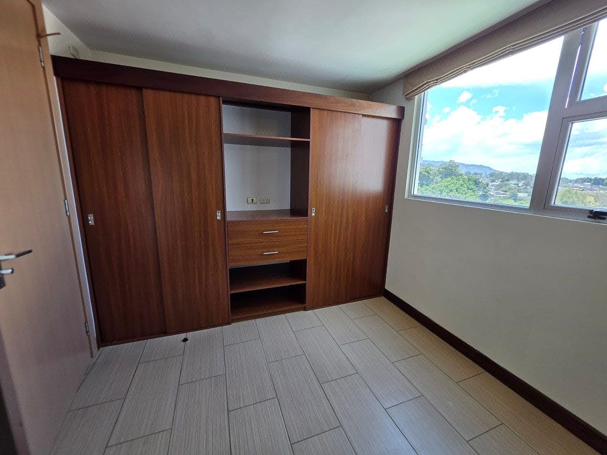 Apartamento en Villa Nueva, foto 10 de 31
