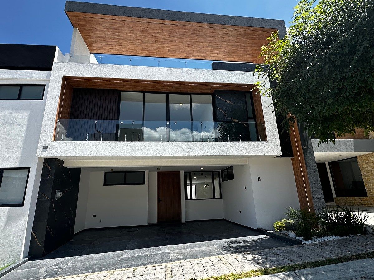 Modern new house for sale in Parque Zacatecas Lomas de Angelopolis Pue, photo 1 of 46