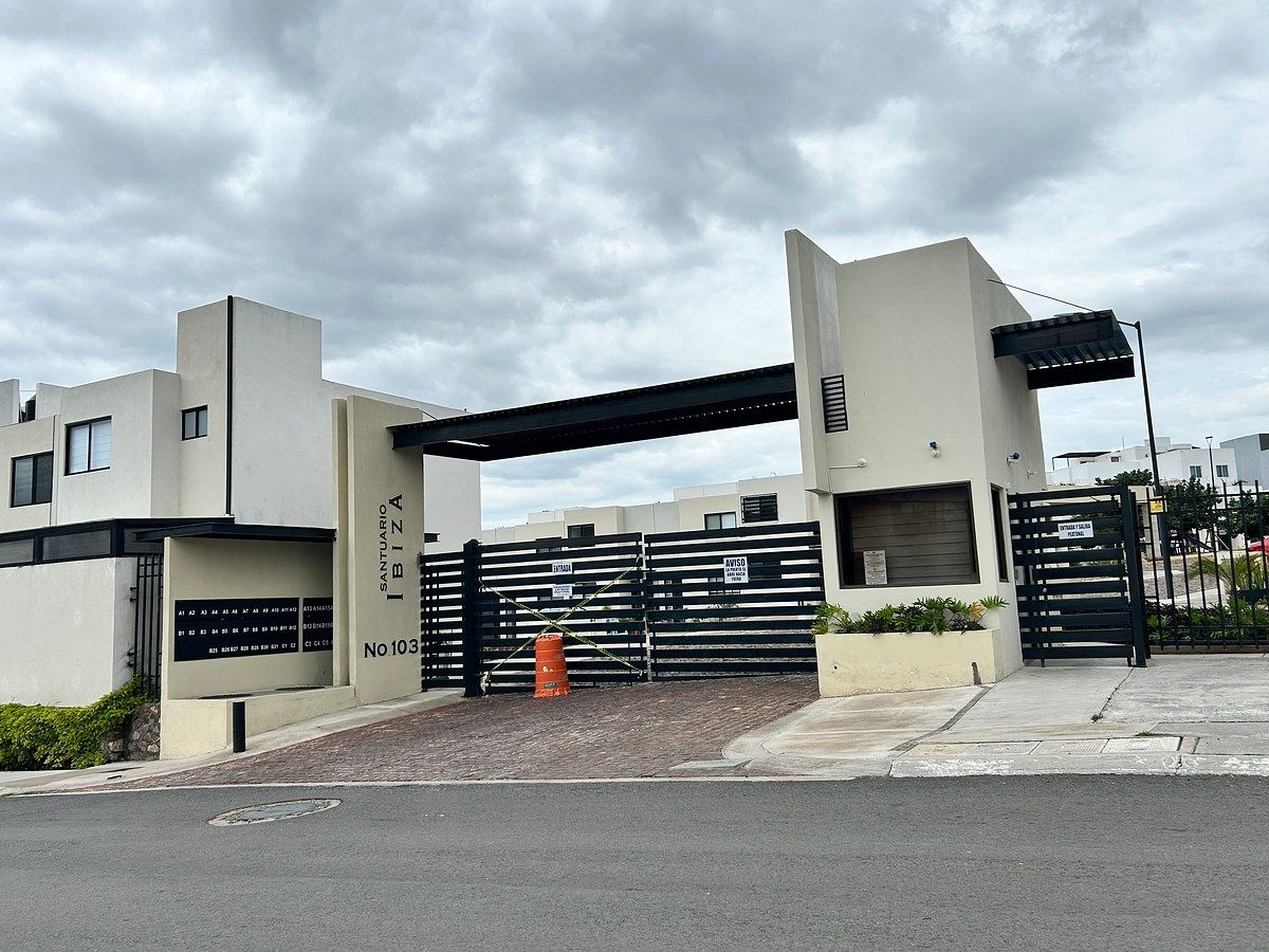 Casa amueblada en venta, foto 1 de 16