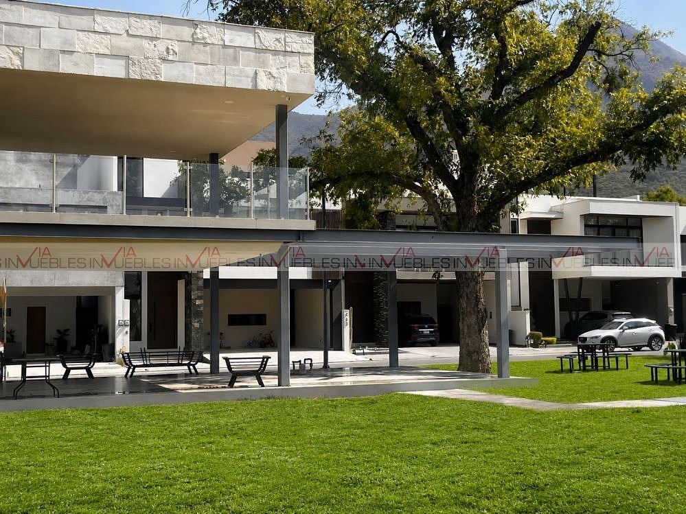 House in Los Cristales, Monterrey, photo 2 of 12