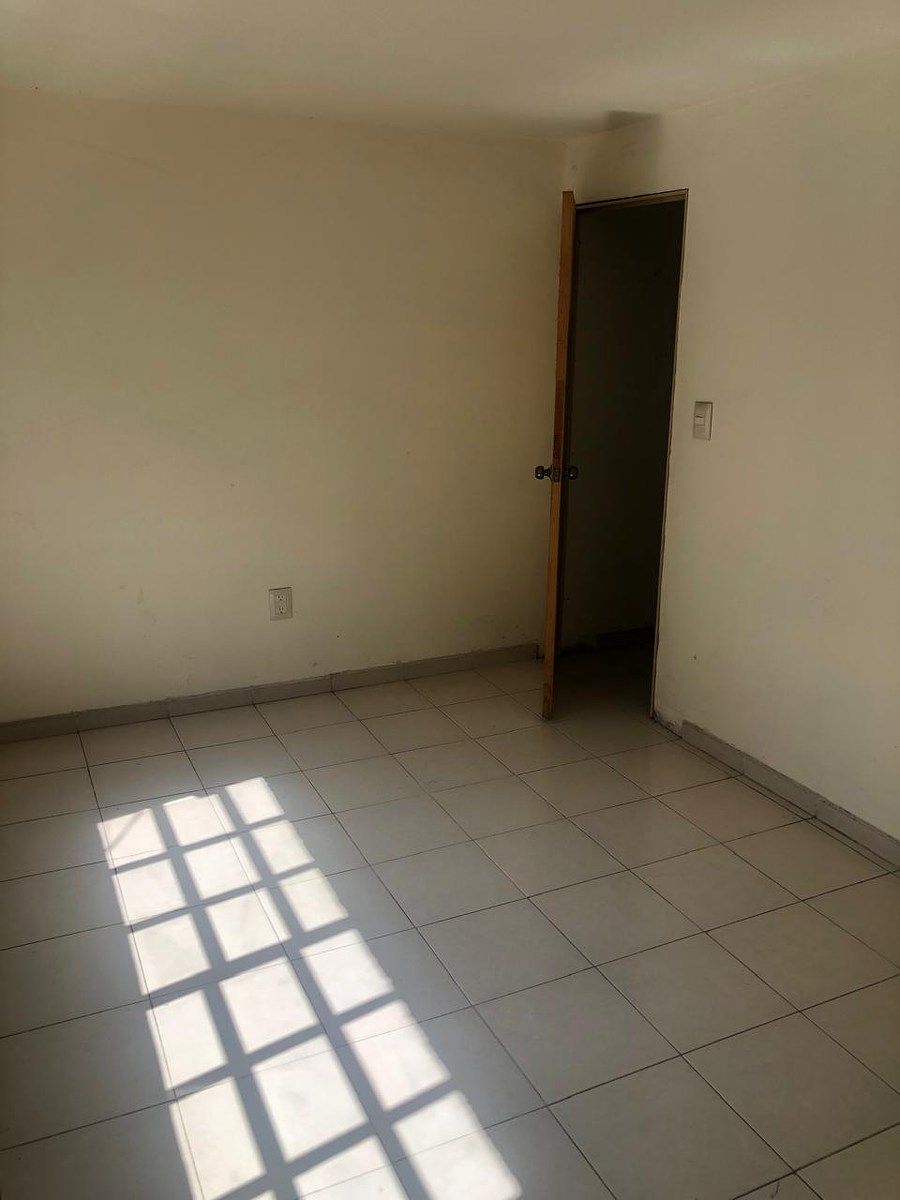 Building in San Juan Alcahuacan, Ecatepec de Morelos, photo 3 of 15
