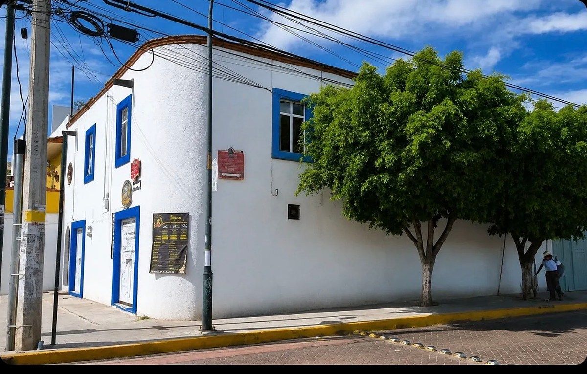 Venta de Casa, con 2 Locales, 1 departamento, 1 casa, foto 1 de 24