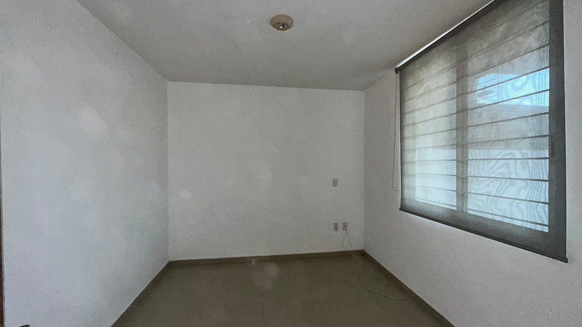 Recámara en planta baja, foto 5 de 9