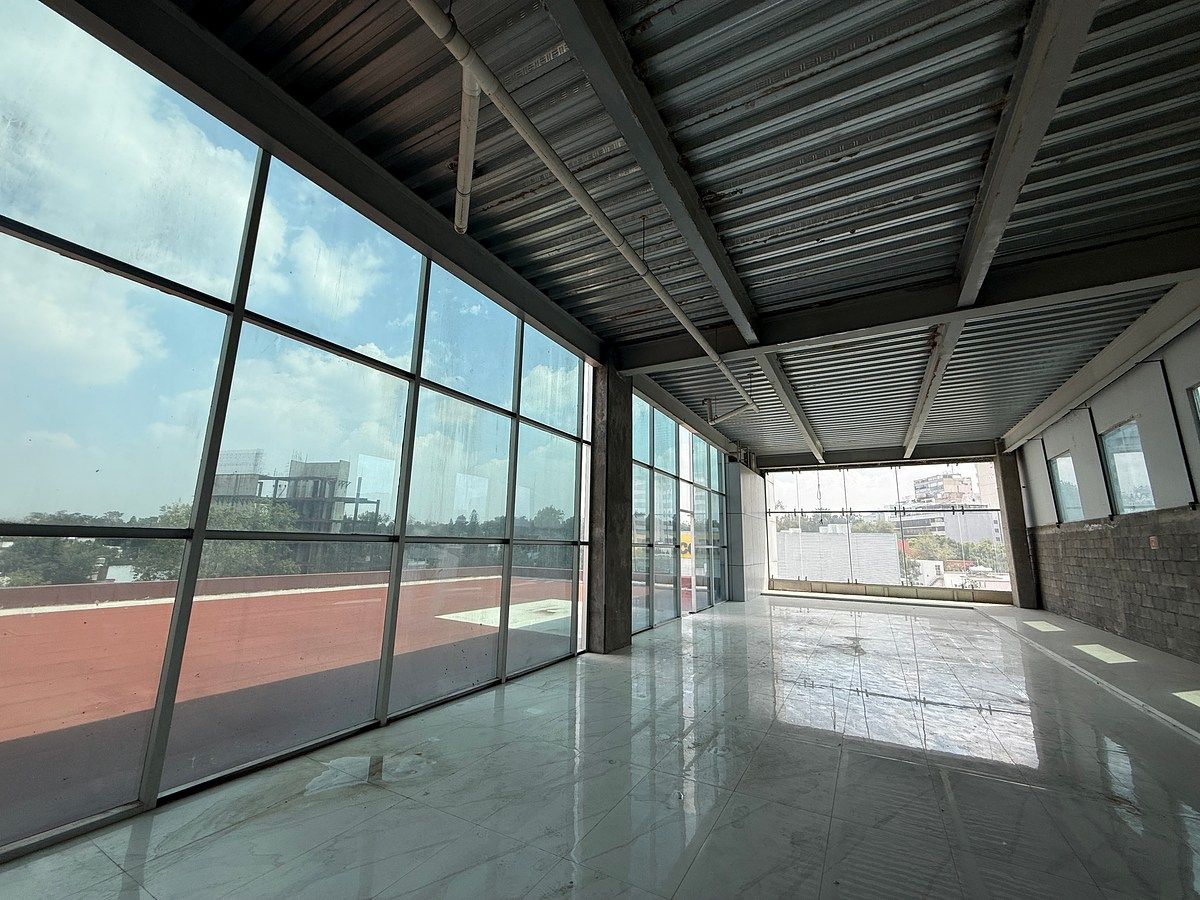 Local for Rent · 500 m² with terrace on Paseo de las Palmas, photo 1 of 10