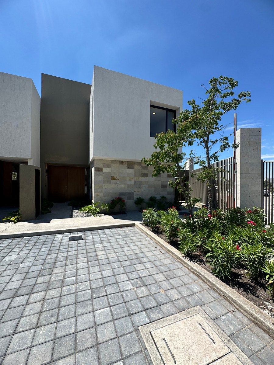 🌟 Casa en venta de 3 Niveles con Estudio y Amenidades Premium en Juriquilla, foto 1 de 30