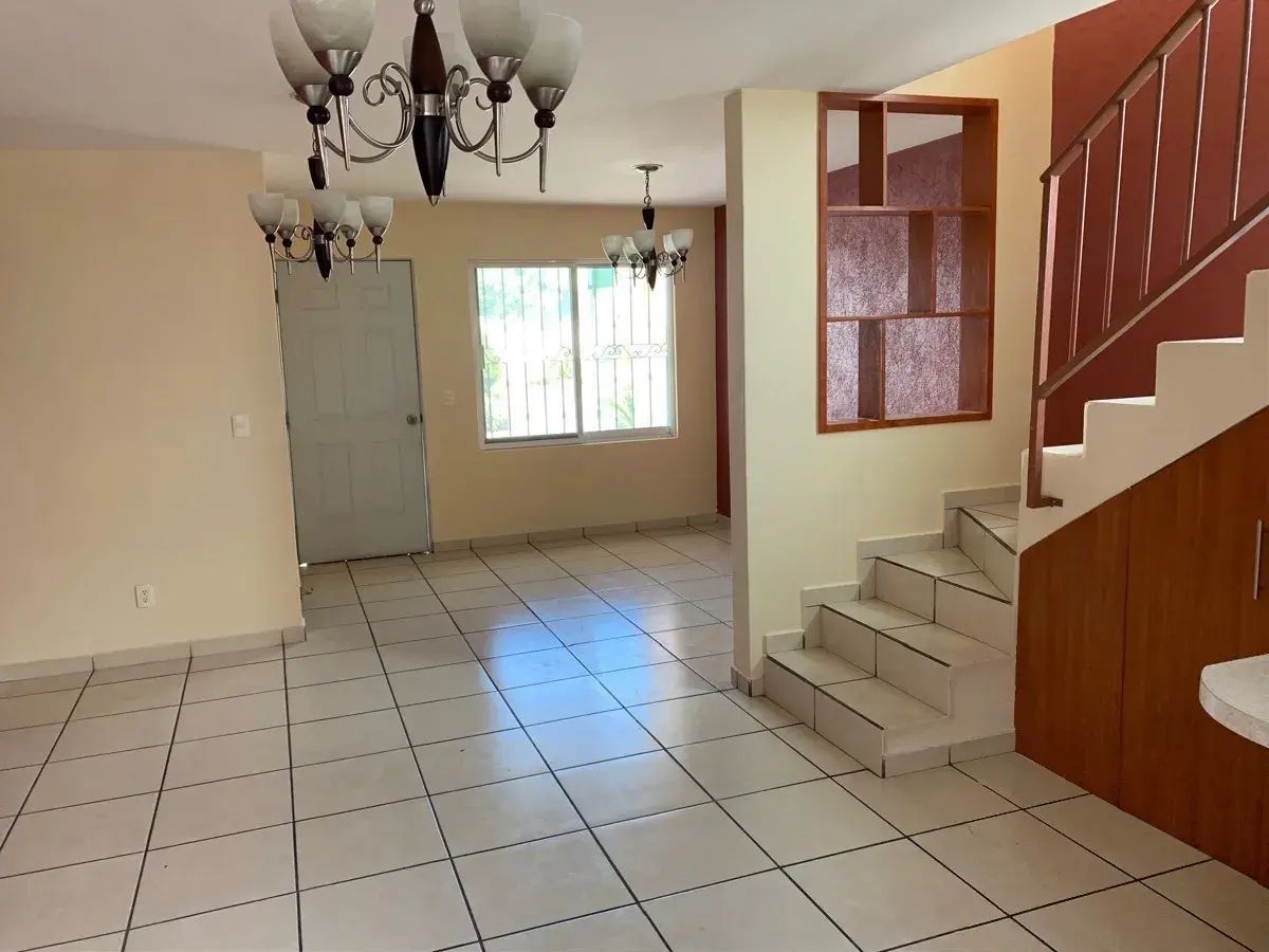 Casa en RENTA en VALDEPEÑAS, foto 1 de 15
