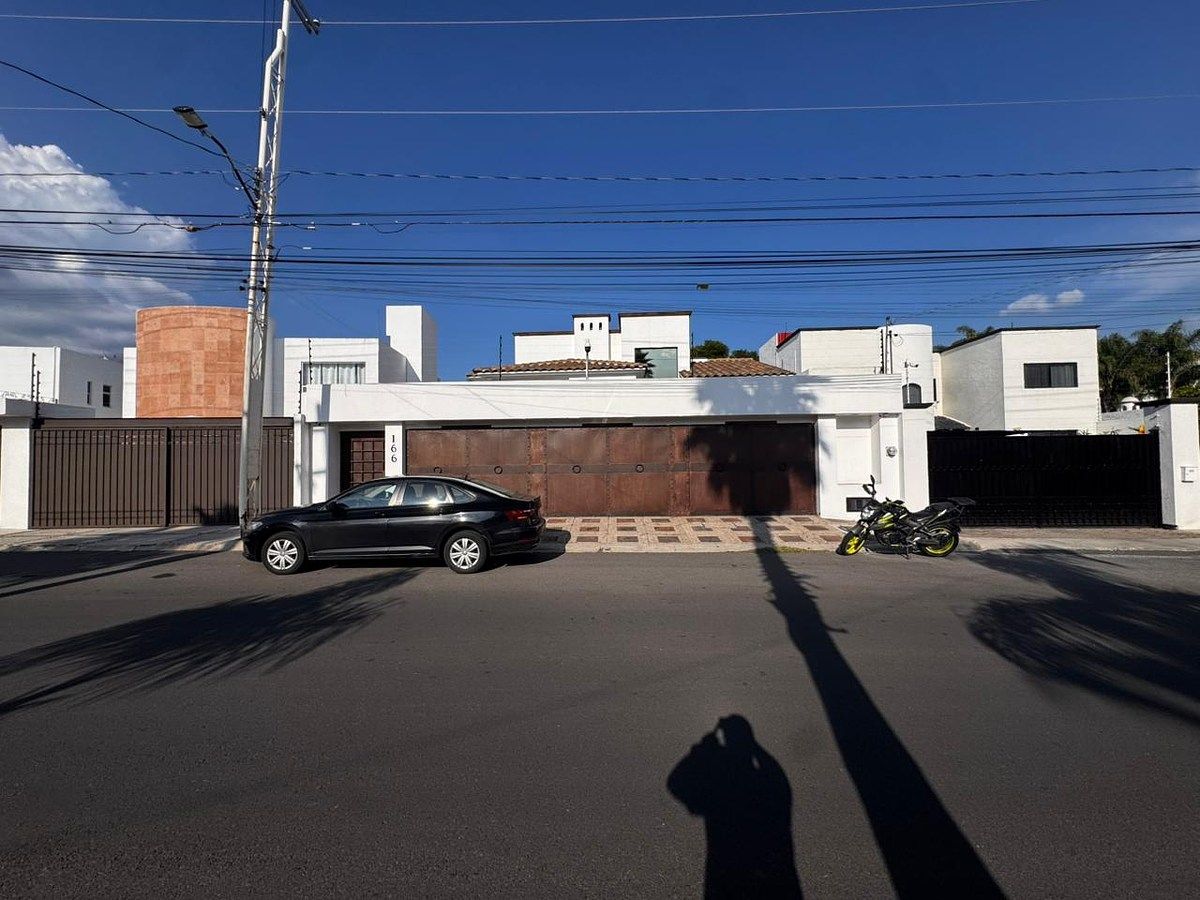 CASA EN VENTA MISIONES JURIQUILLA, foto 1 de 41
