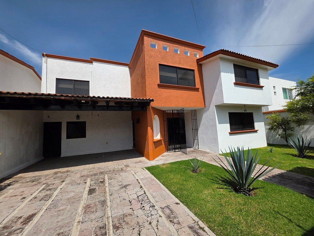 Casa en Venta o Renta en San Francisco Juriquilla | 3 Recámaras | Jardín - foto 1