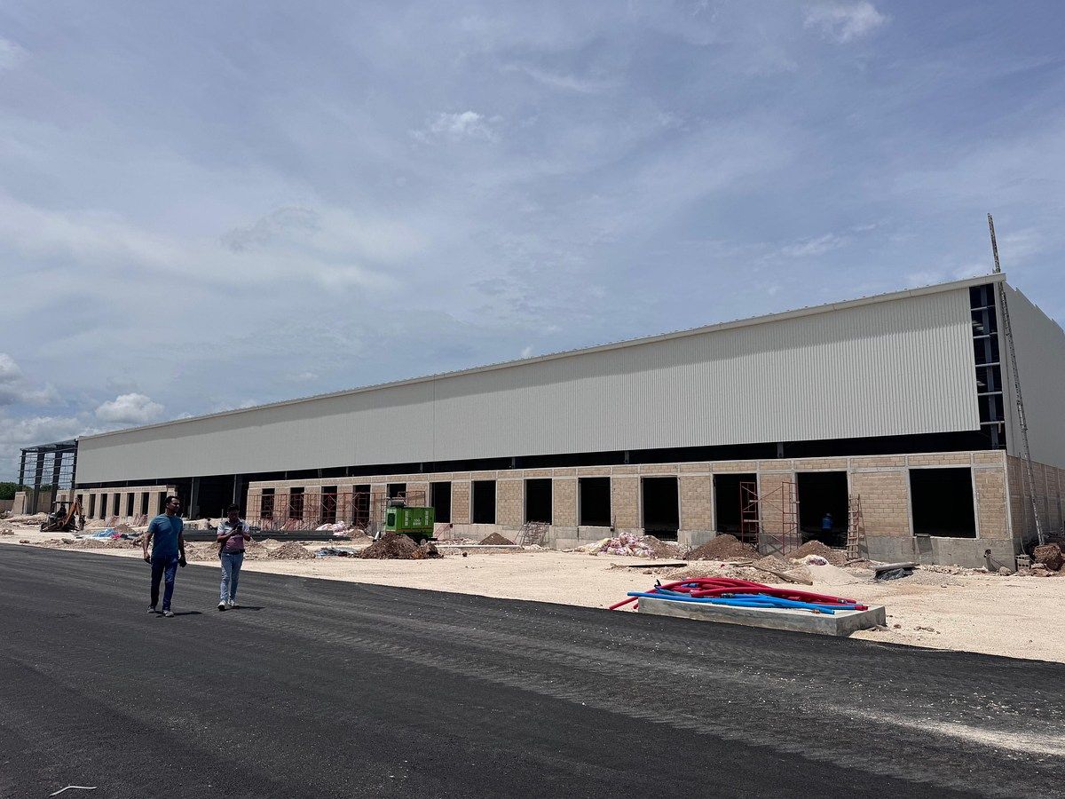 NEW WAREHOUSE FOR RENT 1,000 M² ON PERIFÉRICO WITH 5 DOCKS AND HEIGHT OF 12 METERS, photo 1 of 5