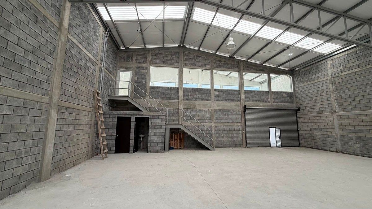 Industrial Warehouse in Parque 100, Santa Catarina, photo 11 of 11