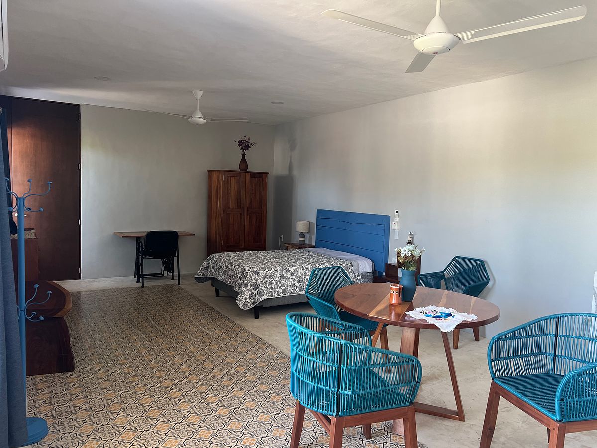 Casa à venda na esquina no bairro de San Cristobal, centro de Mérida, foto 1 de 21
