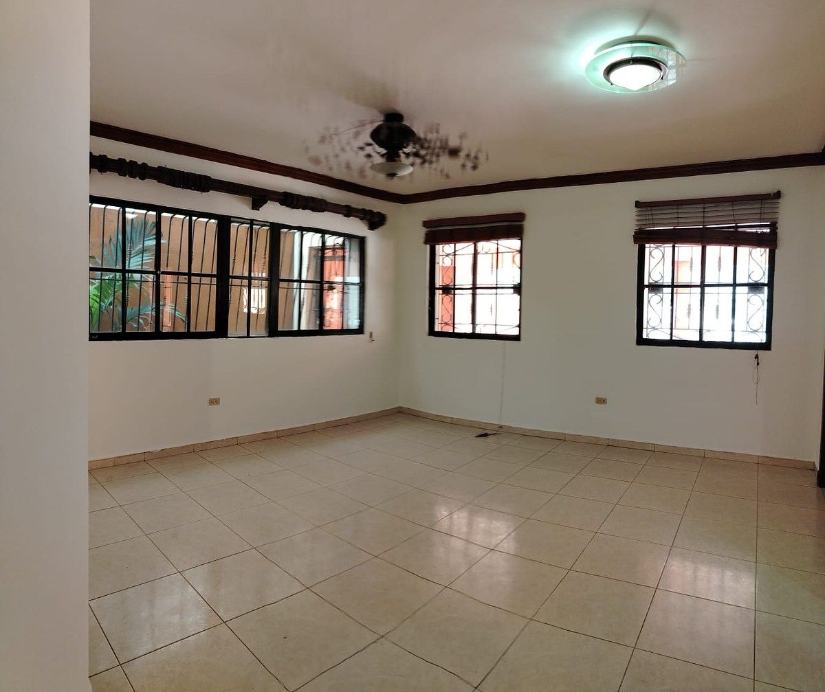 AMPLIO APARTAMENTO EN VENTA PRIMER NIVEL EN MIRADOR NORTE, foto 1 de 14