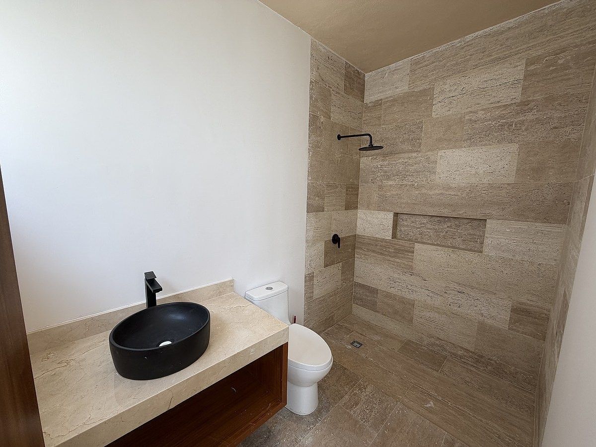House in Gated Community in Yucatán Country Club, Mérida, photo 18 of 27