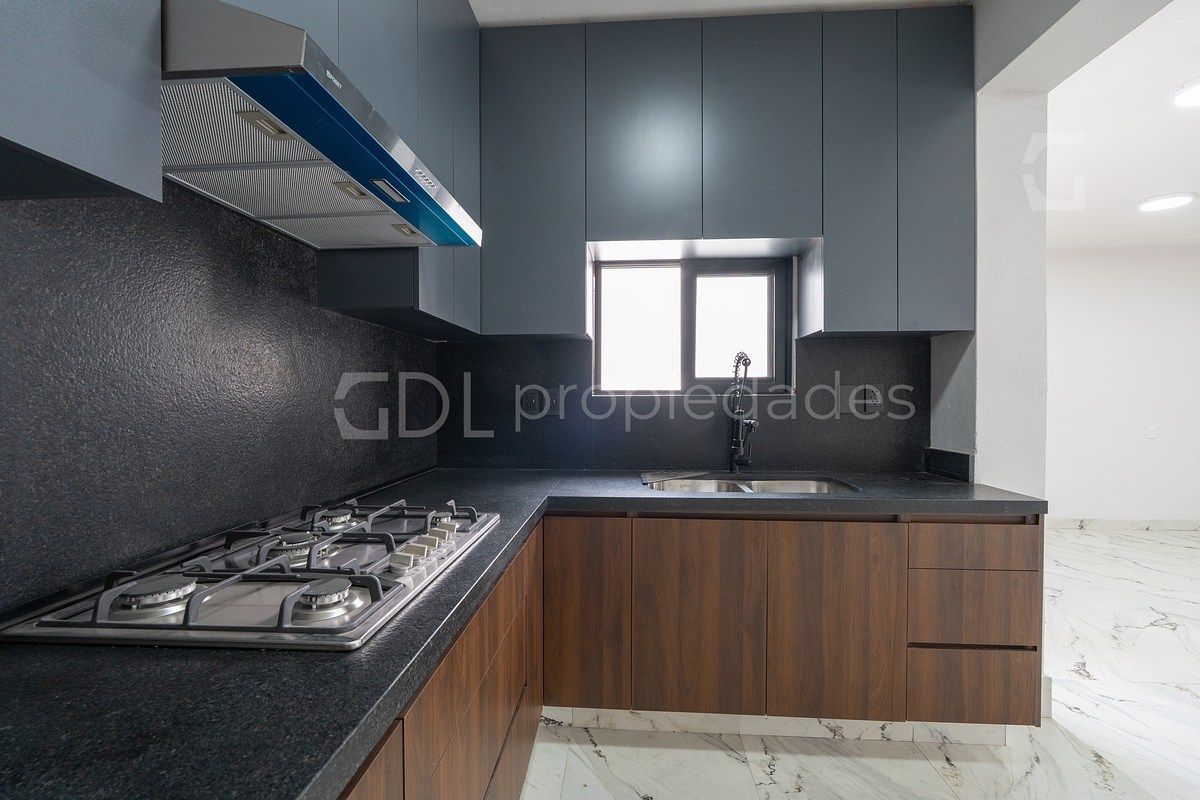 LOMAS DEL PARAÍSO CASA EN VENTA - foto 5