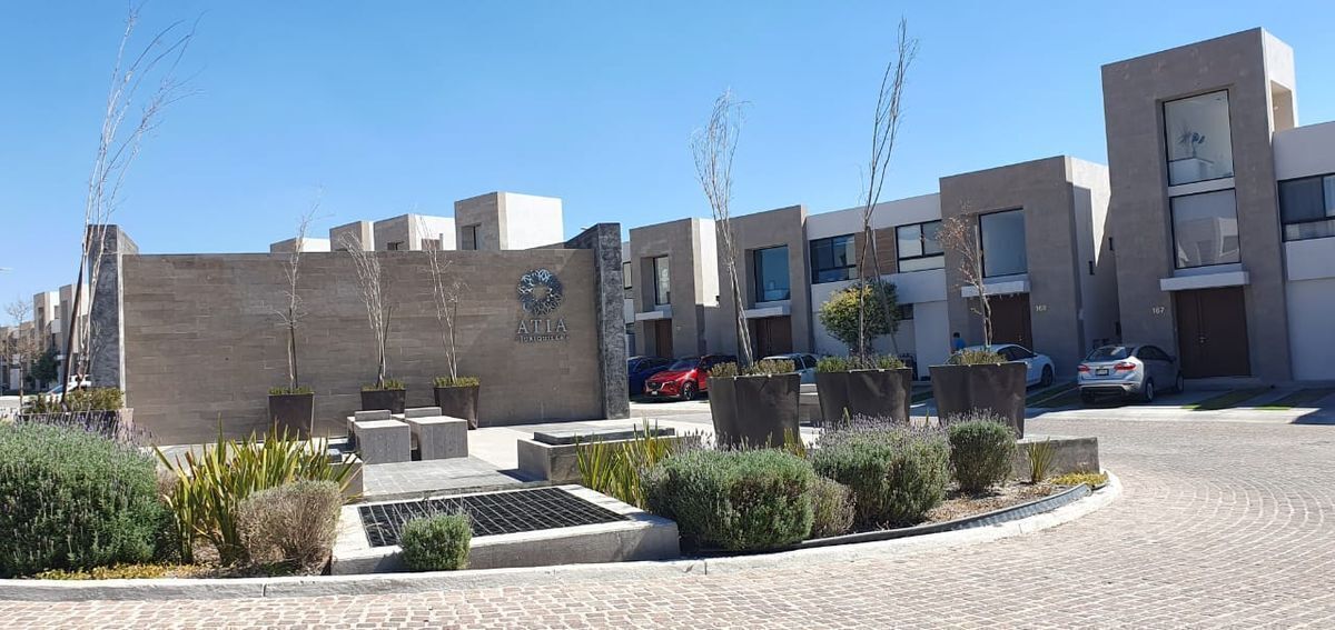 En venta casa en condominio ATIA, Altos Juriquilla, Querétaro. - foto 1
