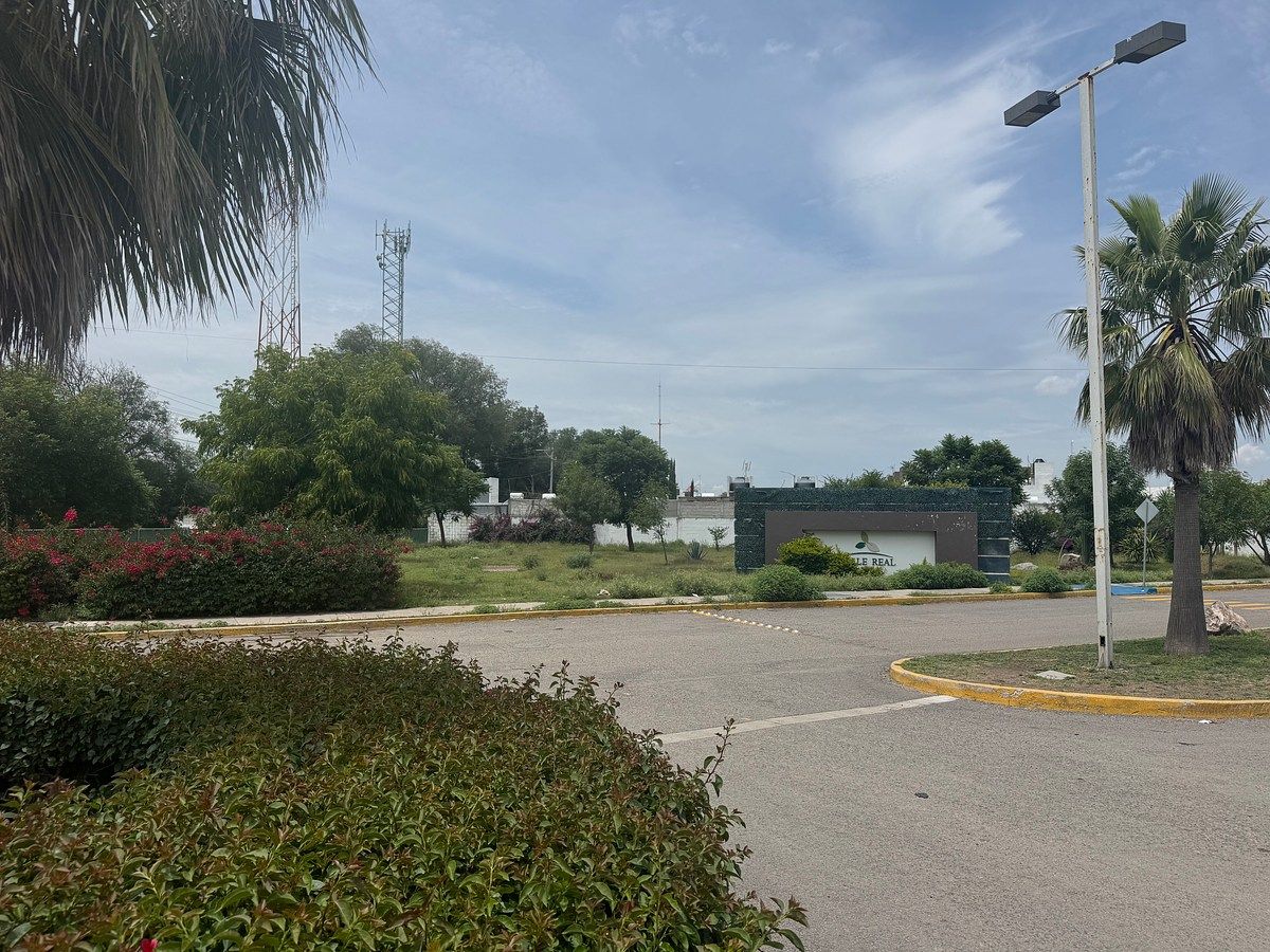 Lote comercial em Valle Real Residencial, San Juan del Río, foto 5 de 10