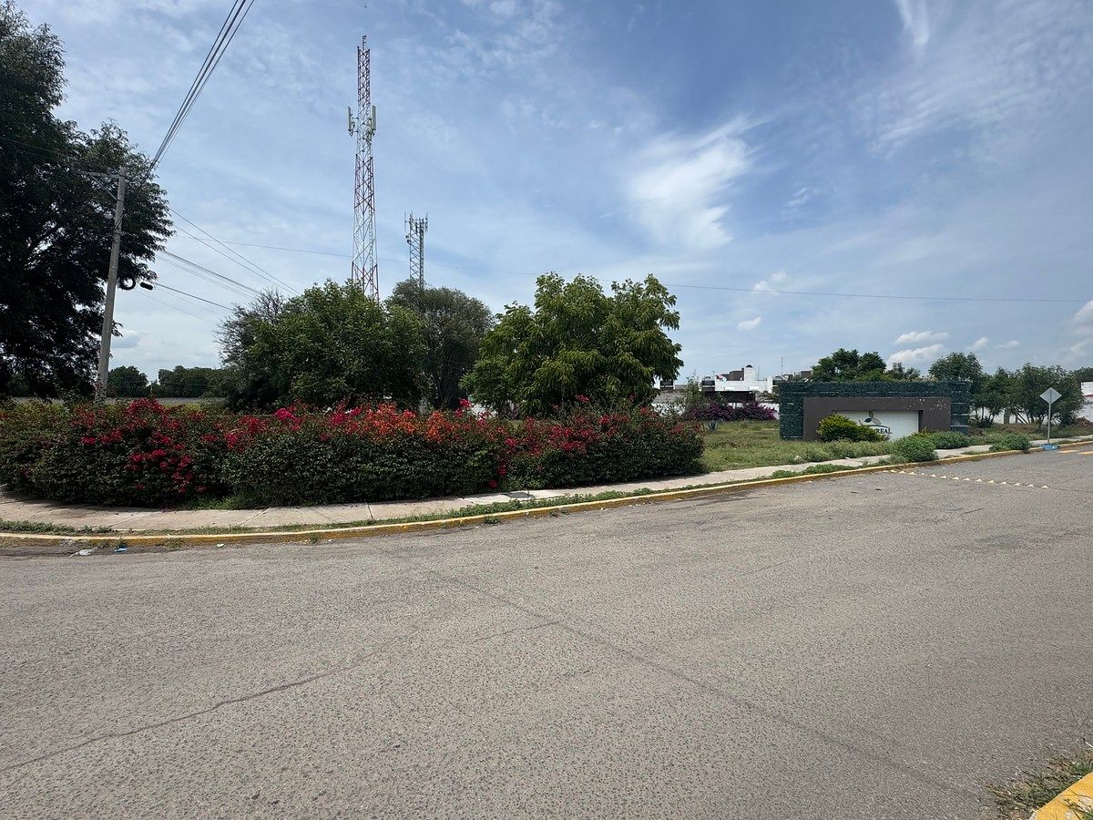 Lote comercial em Valle Real Residencial, San Juan del Río, foto 6 de 10