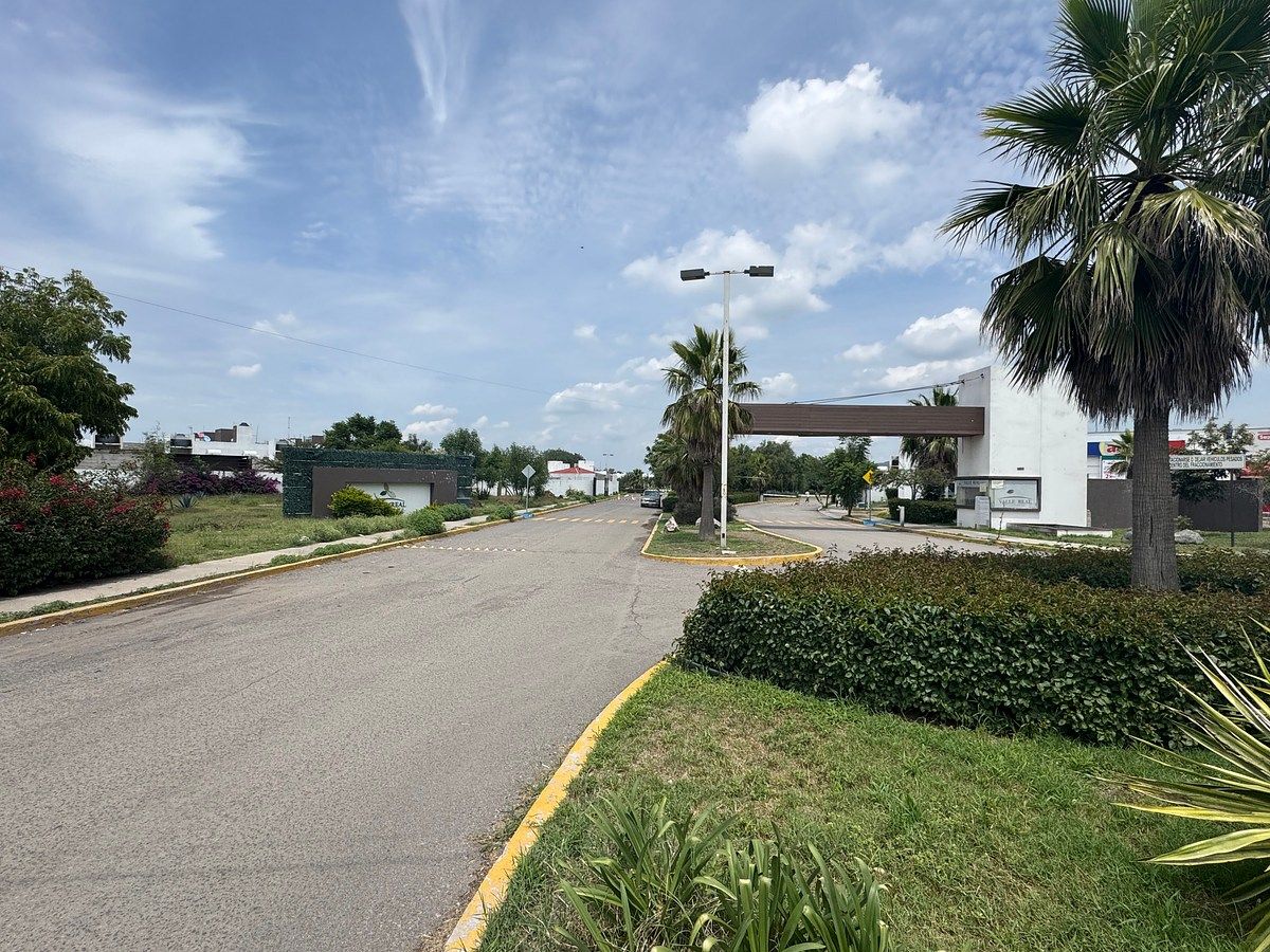 Lote comercial em Valle Real Residencial, San Juan del Río, foto 8 de 10
