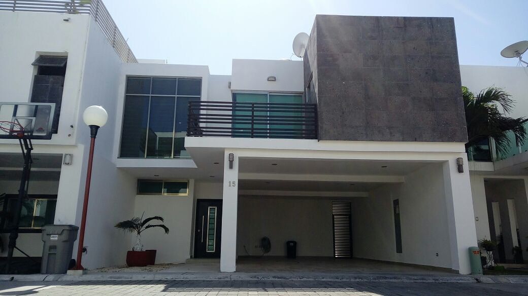 SE RENTA CASA EN PRIVADA TURQUEZA, foto 1 de 23