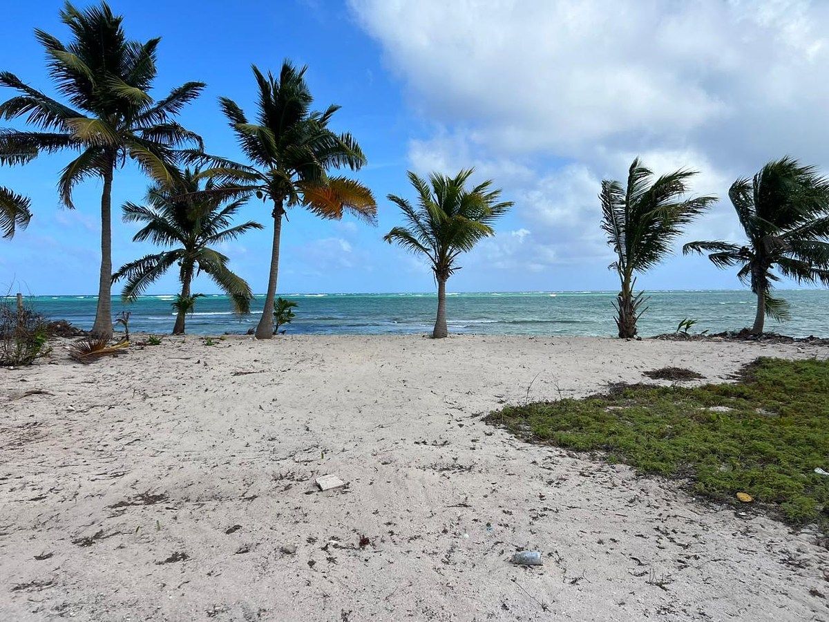 Propriedade Tampalam de 19 hectares com frente de praia em Mahahual, foto 1 de 4