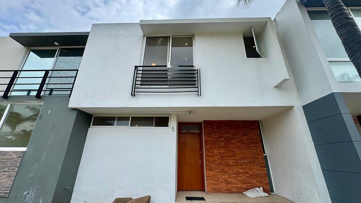 Casa para Alugar em Villa Serena | Segurança, Piscina em Bugambilias, foto 1 de 19