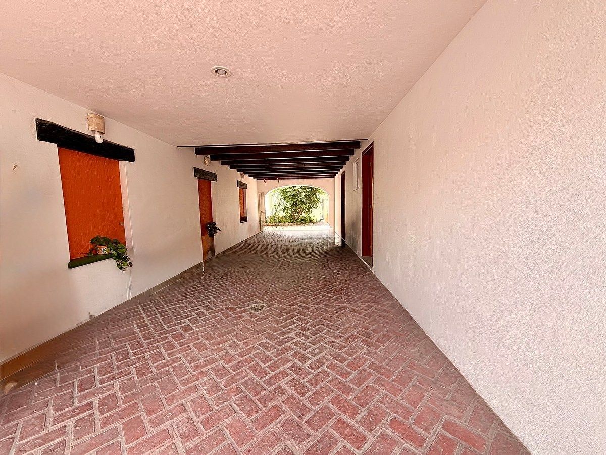 GARAGE, photo 2 of 43