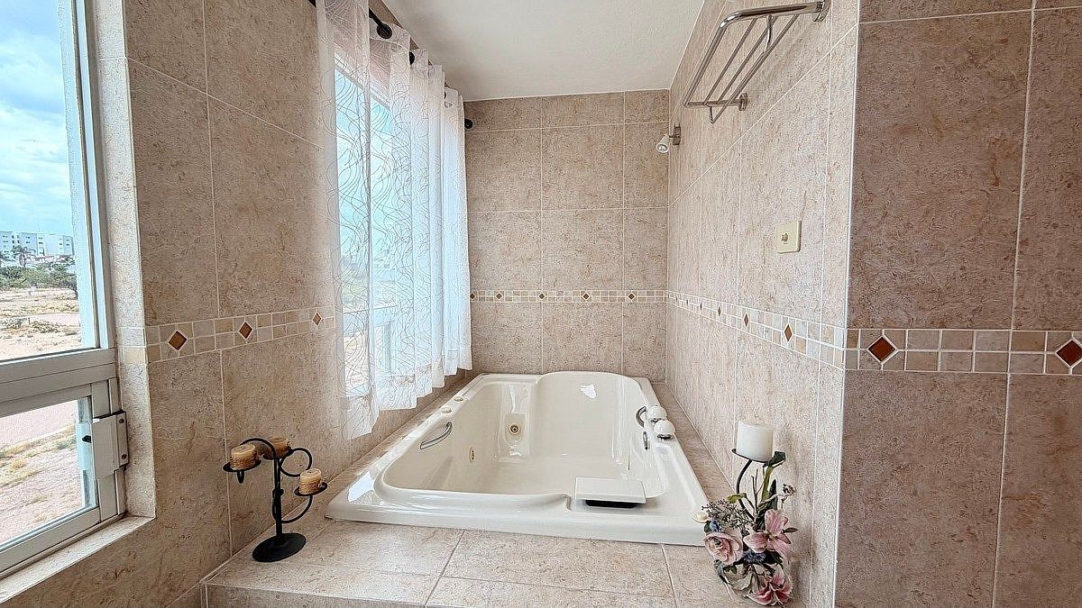 JACUZZI HAB PAL, photo 27 of 43