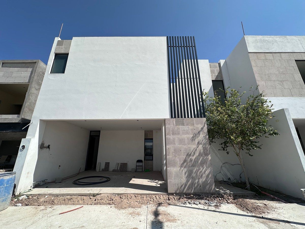 Casas en VENTA Zona Senderos, foto 1 de 23