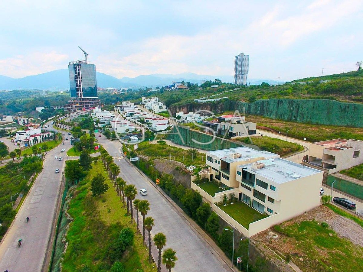Venta Casa en Bugambilias y Alcatraces en Bosque Real - foto 1
