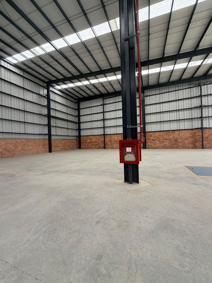 Prédio industrial em Parques de Tesistán, Zapopan, foto 2 de 11